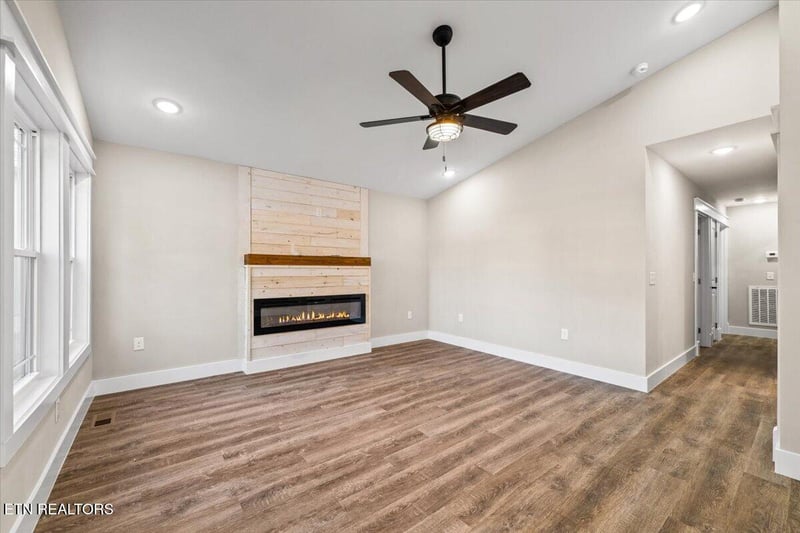 130 Azalea Ln #5, Jacksboro, TN 37757