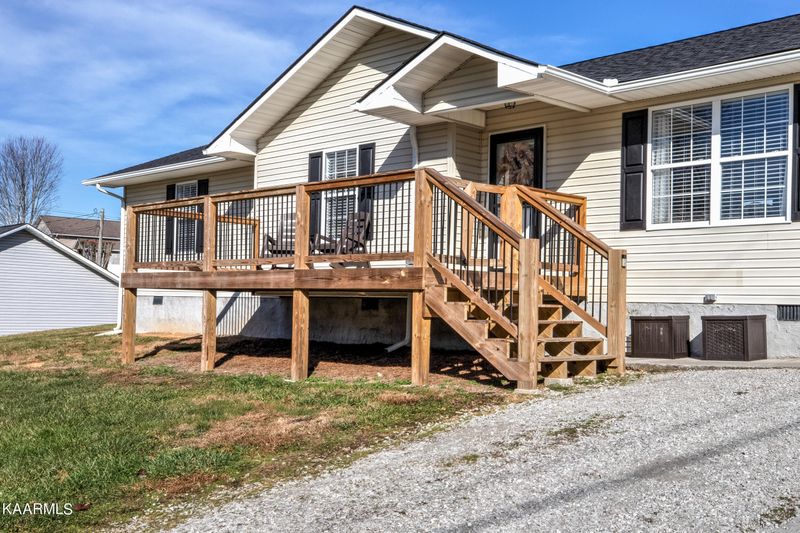 130 Bertha Ln, Jacksboro, TN 37757