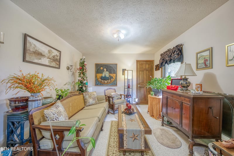 130 Brentwood Cir, Oliver Springs, TN 37840