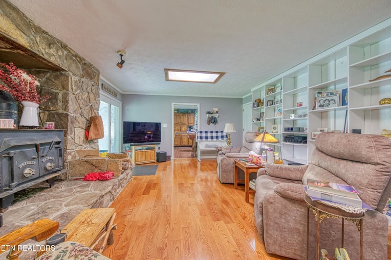 130 Brentwood Cir, Oliver Springs, TN 37840