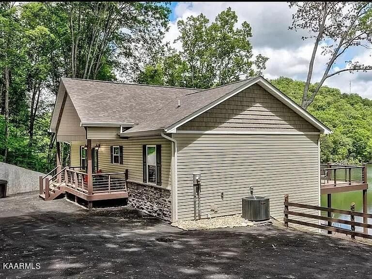 130 Browder Ln, Lafollette, TN 37766
