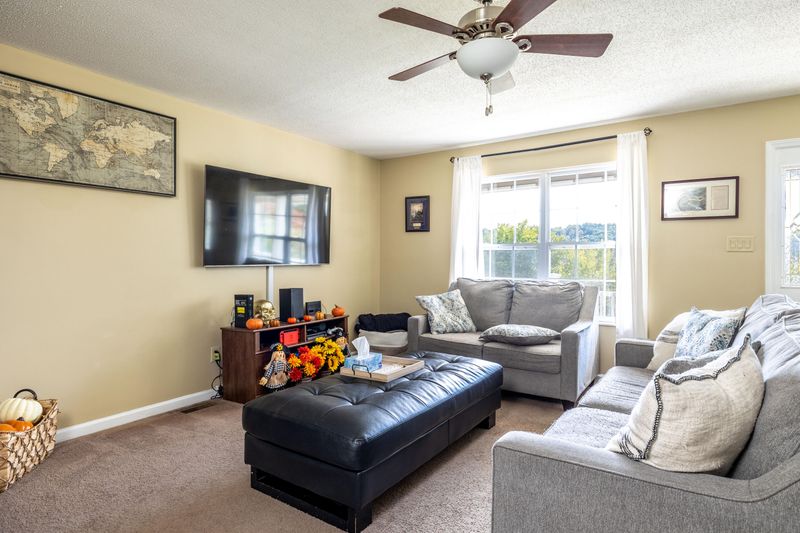 130 Channel Dr, Loudon, TN 37774