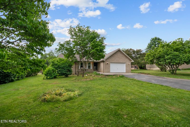 130 Chestnut Ct, Crossville, TN 38555