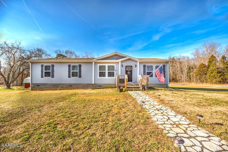 130 Circle Lake Dr, Kingston, TN 37763