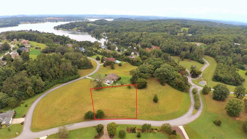 130 Conkinnon Dr, Lenoir City, TN 37772