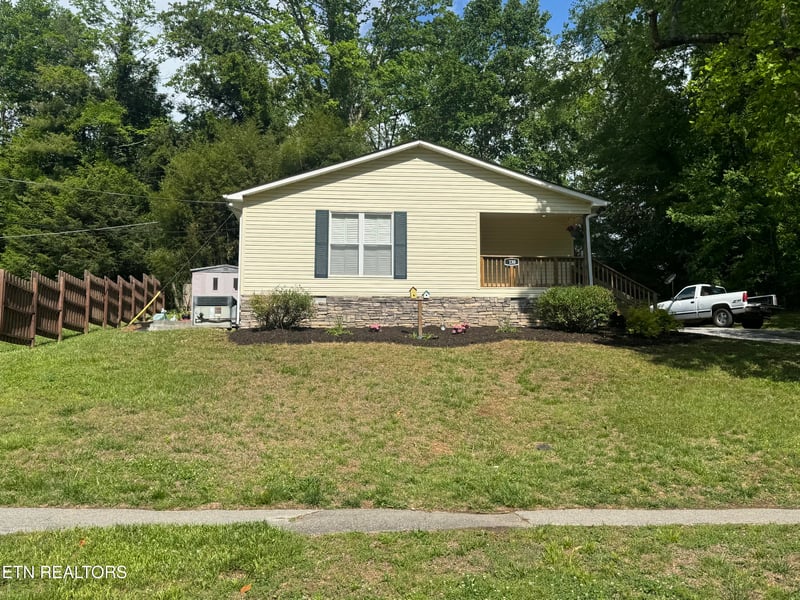 130 Crescent Rd, Norris, TN 37828