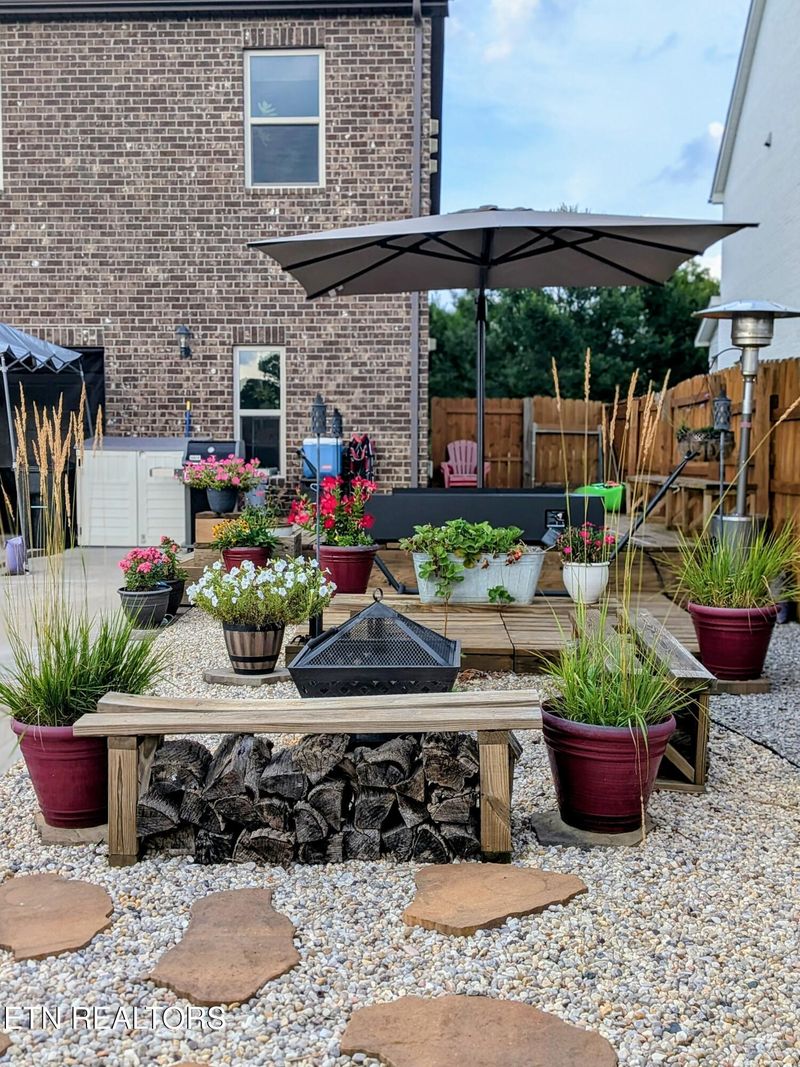 130 E Groves Park Blvd, Oak Ridge, TN 37830