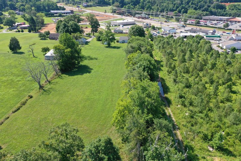130 E Macon Ln, Seymour, TN 37865