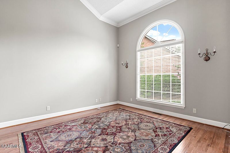 130 Emory Ln, Oak Ridge, TN 37830