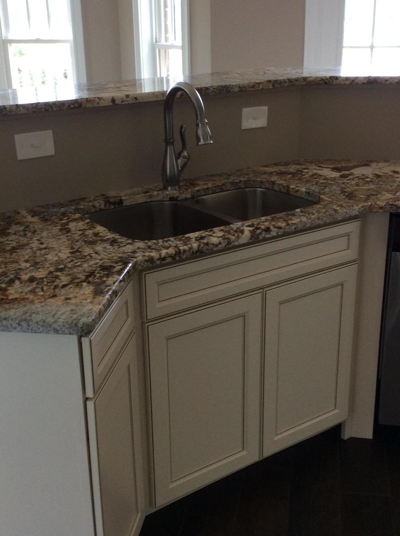 130 Essex Ct, Lenoir City, TN 37772