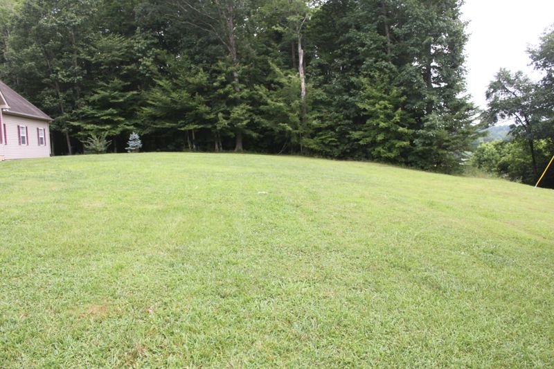 130 Evergreen Dr, Oneida, TN 37841