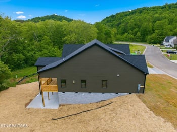 130 Forest Creek Pkwy, Oak Ridge, TN 37830