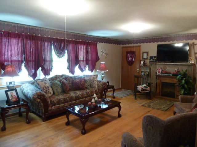 130 Gardner Ln, Powell, TN 37849
