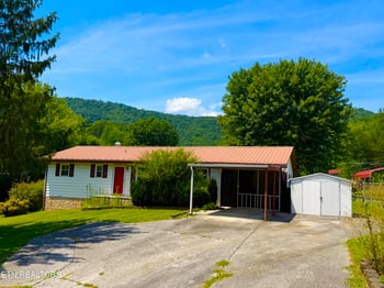 130 Griffith Ln, Jacksboro, TN 37757