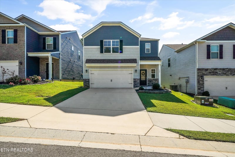 130 Harbour Pointe Ln, Oak Ridge, TN 37830