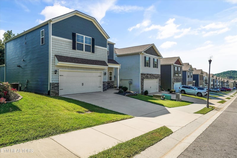130 Harbour Pointe Ln, Oak Ridge, TN 37830