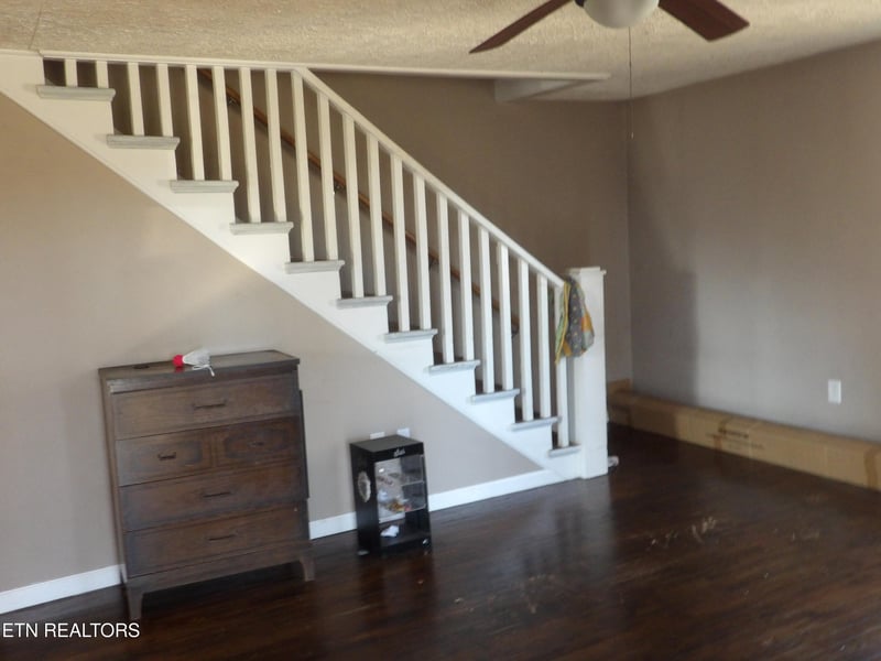 130 Hickory Ln, Crossville, TN 38555