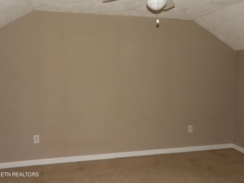 130 Hickory Ln, Crossville, TN 38555