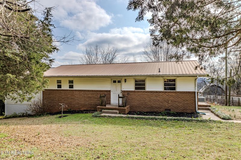 130 Hiwassee Ave, Calhoun, TN 37309