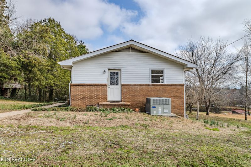 130 Hiwassee Ave, Calhoun, TN 37309