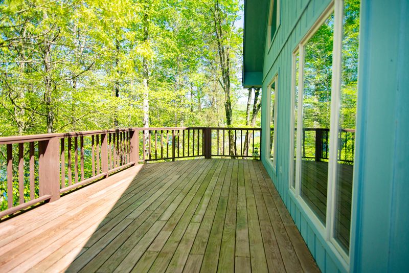 130 Island Rd, Kingston, TN 37763