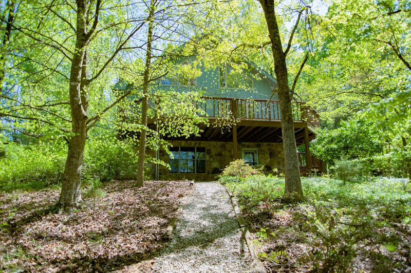 130 Island Rd, Kingston, TN 37763