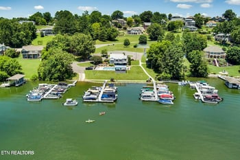 130 Lake Vista Dr, Greenback, TN 37742