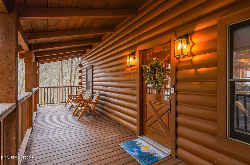 130 Little Round Top Ln, Townsend, TN 37882