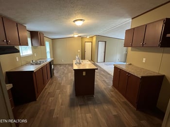 130 Lowwood Ln, Newcomb, TN 37819