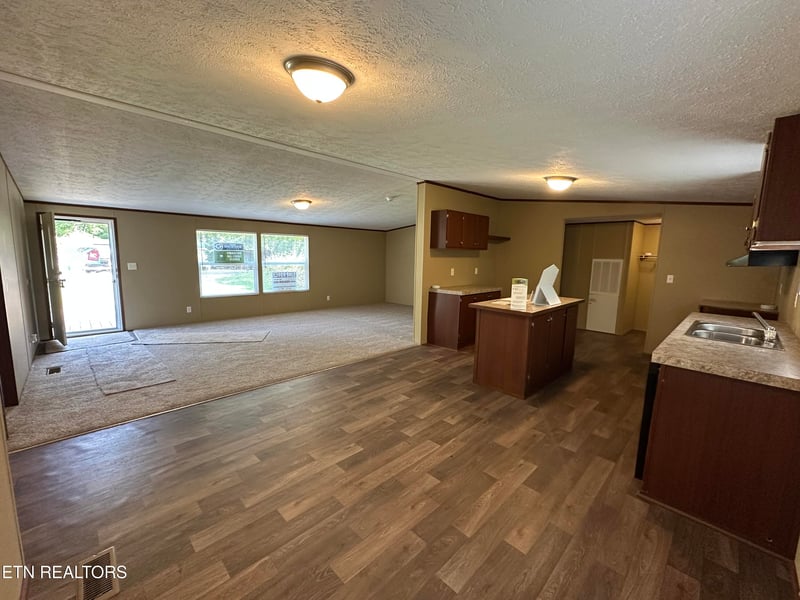 130 Lowwood Ln, Newcomb, TN 37819