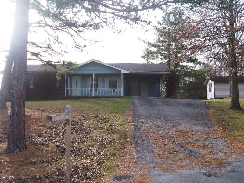 130 Meadow Ln, Oneida, TN 37841