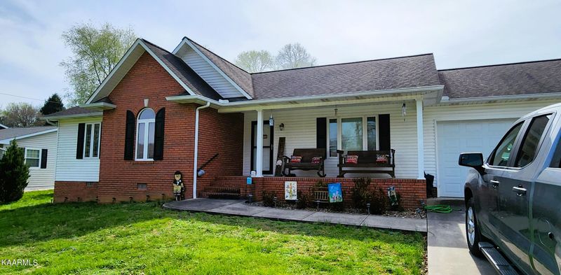 130 Michael Ln, Jacksboro, TN 37757