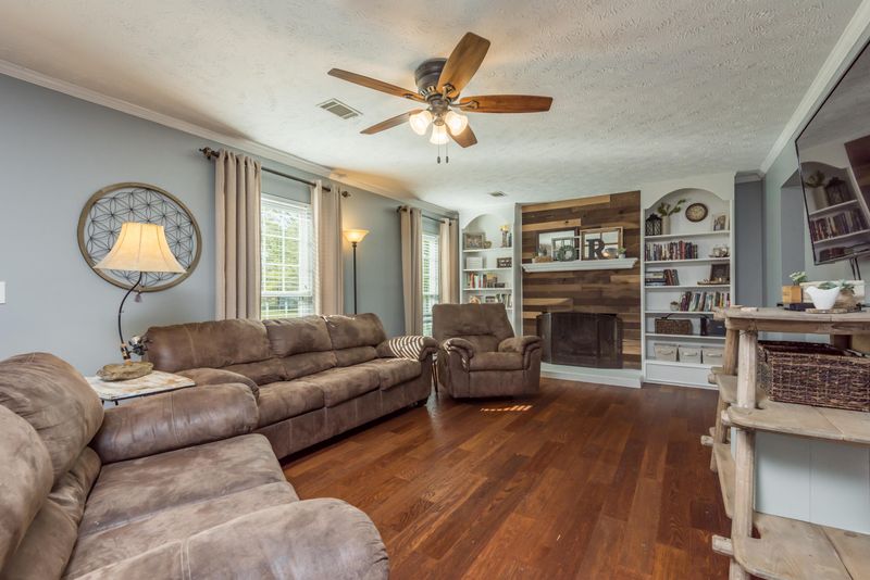 130 Par Dr, Loudon, TN 37774