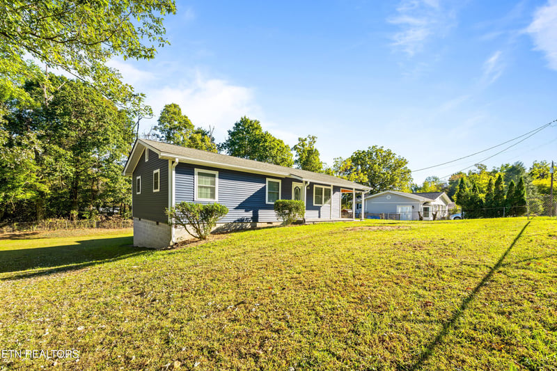 130 Pike Ln, Caryville, TN 37714