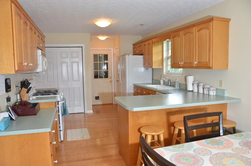 130 Pleasant View Dr, Oliver Springs, TN 37840
