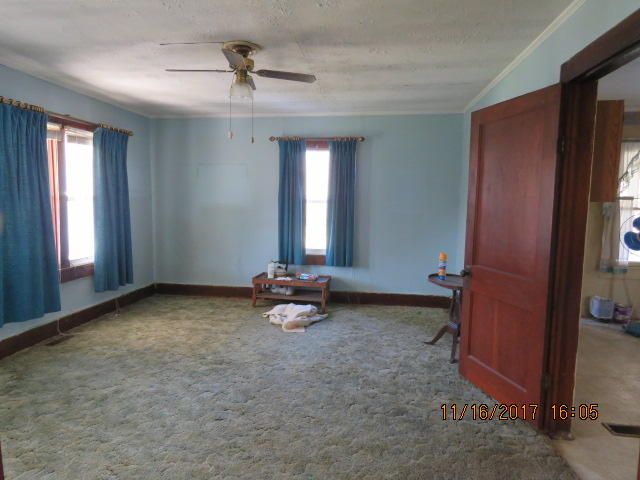 130 Riggs Ln, Rocky Top, TN 37769
