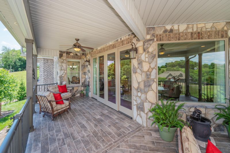 130 Rock Point Dr, Vonore, TN 37885