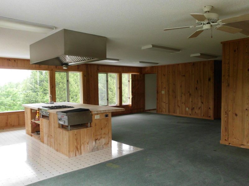 130 Shaw Mountain Rd, Tellico Plains, TN 37385