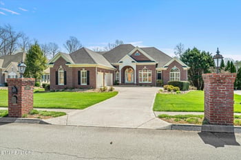 130 Skyview Dr, Lenoir City, TN 37772