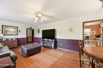 130 Sunshine Dr, Rocky Top, TN 37769