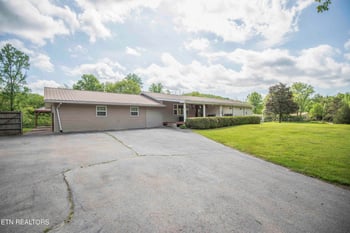 130 Unger Hill Road Rd, Oakdale, TN 37829