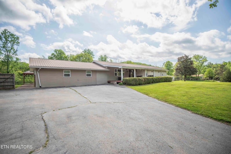130 Unger Hill Road Rd, Oakdale, TN 37829