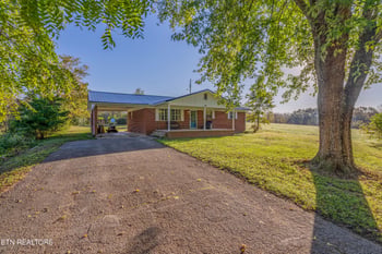 130 Vfw Rd, Sunbright, TN 37872
