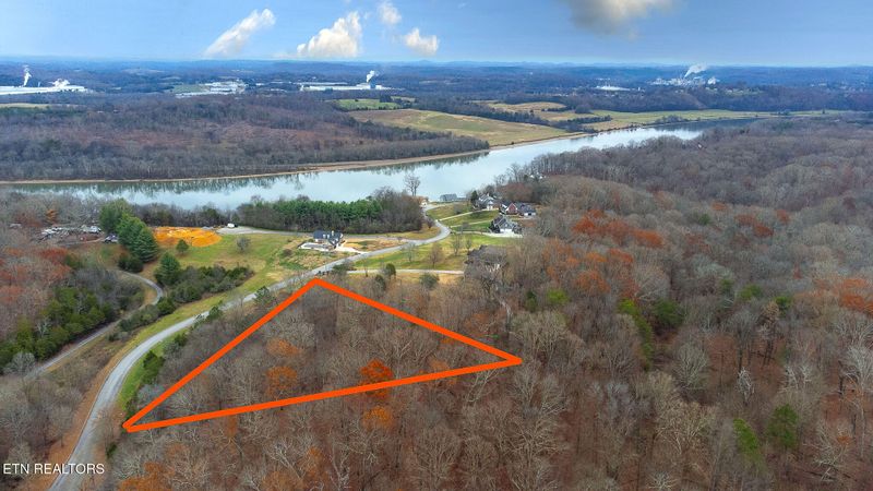 130 Vineyard Dr, Loudon, TN 37774