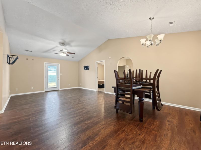 130 W Melissa Dawn Ln, Maynardville, TN 37807