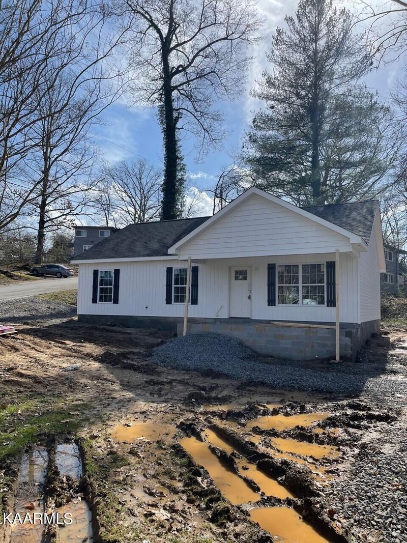 130 Wabash Ln, Oak Ridge, TN 37830