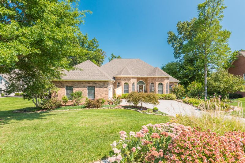 130 Windswept Dr, Lenoir City, TN 37772