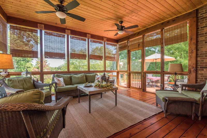 130 Windswept Dr, Lenoir City, TN 37772