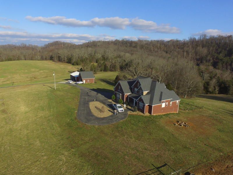 130 Wolfe Rd, Sweetwater, TN 37874