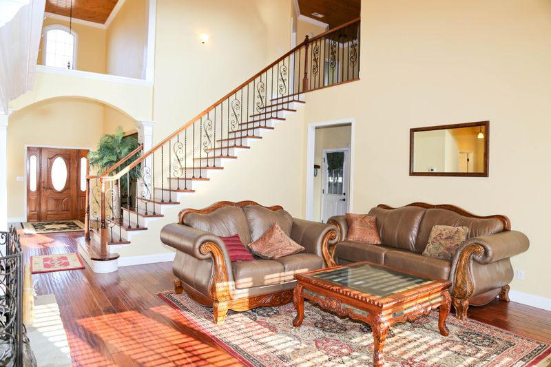 130 Wolfe Rd, Sweetwater, TN 37874